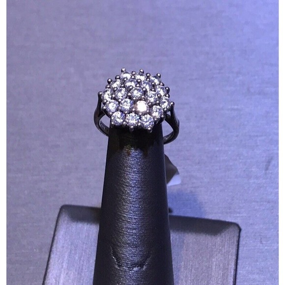 Cluster Ring Sz7 19 White CZ Silver 925 NWT (All Stones Simulated) - Picture 3 of 5